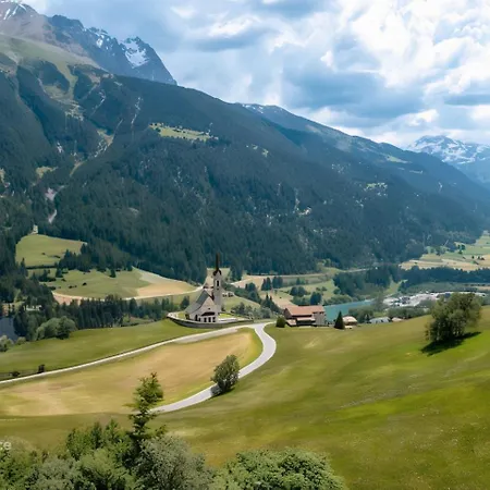 Daire Pool & Sauna Wellness Charming Swiss Style Chalet! Salouf