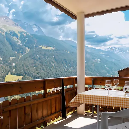 Pool & Sauna Wellness Charming Swiss Style Chalet! Daire Salouf