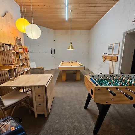 Daire Pool & Sauna Wellness Charming Swiss Style Chalet!
