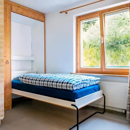 Pool & Sauna Wellness Charming Swiss Style Chalet! Appartement Salouf