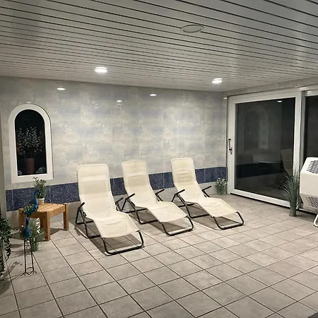 Pool & Sauna Wellness Charming Swiss Style Chalet! Appartement *